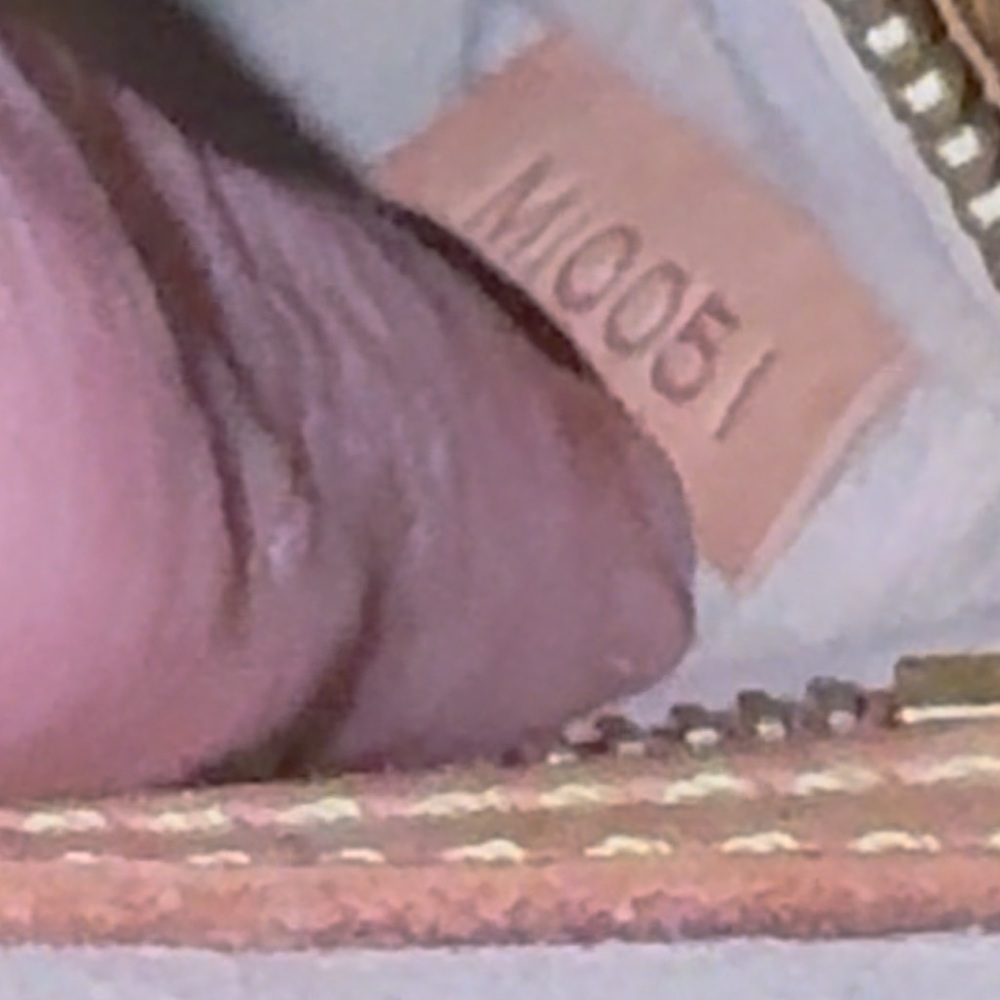 SOLD
LOUIS VUITTON Authentic Monogram Canvas Looping MM Shoulder Bag - Picture 13 of 13